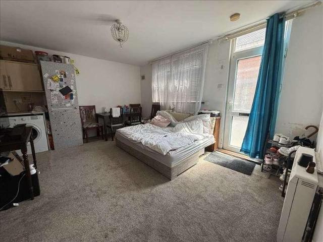 Flat for sale in Kettering