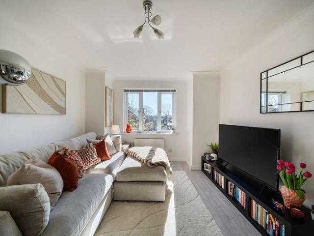 Flat for sale in New Barnet, Isle Of Man