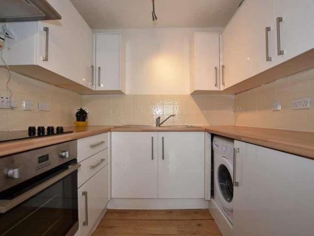 Flat for sale in Leytonstone, Greater London