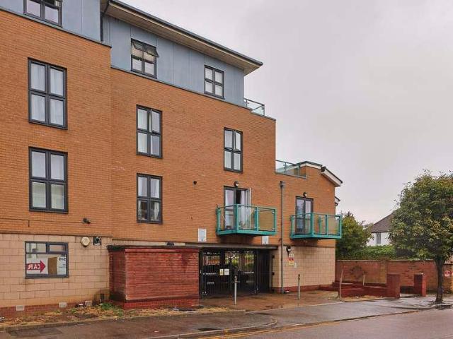 Flat for sale in Greater London