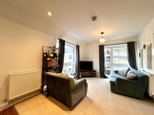 Flat for sale in Folkestone, Lynwood