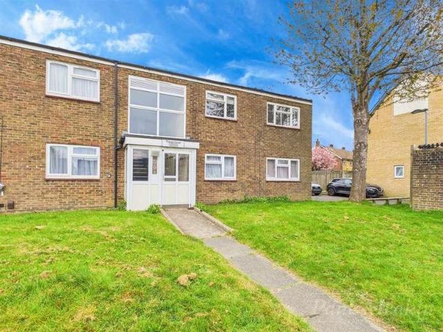 Flat for sale in Croydon, London Borough of Croydon