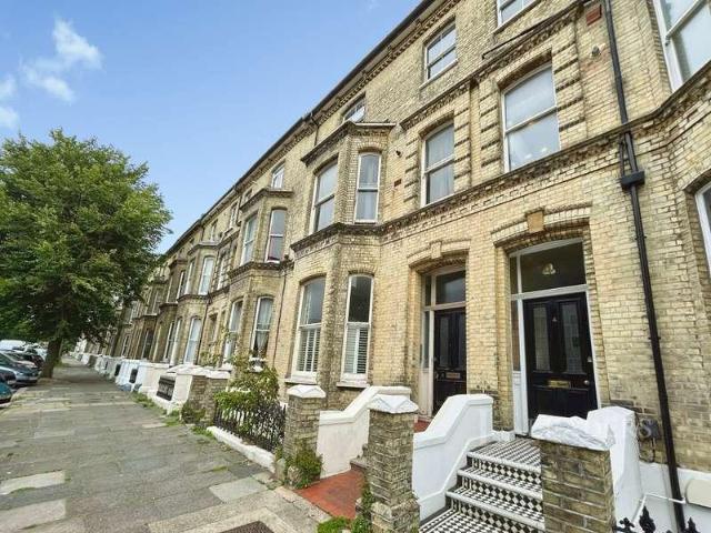 Flat for sale in Aldrington
