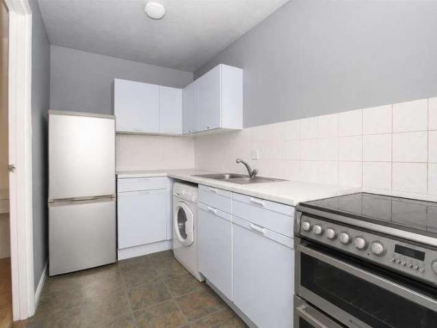 Flat for sale in Broxbourne, Hertfordshire