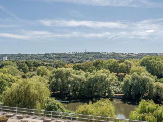 Flat for sale in Imperial Park, Bristol