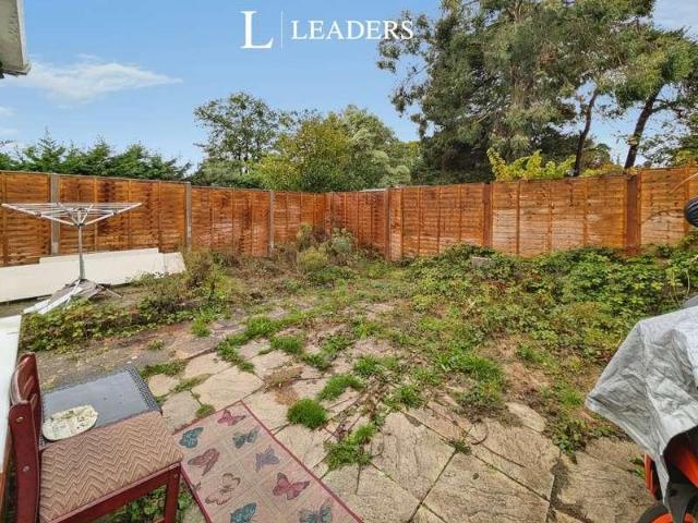 Flat for sale in Thornhill Park, Southampton