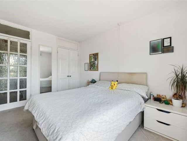 Flat for sale in South Tottenham, Greater London