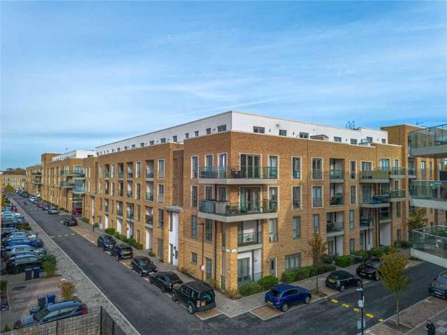 Flat for sale in Colindale, Greater London