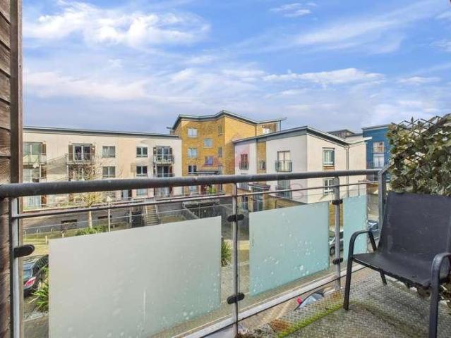 Flat for sale in Hythe, Fordham Heath