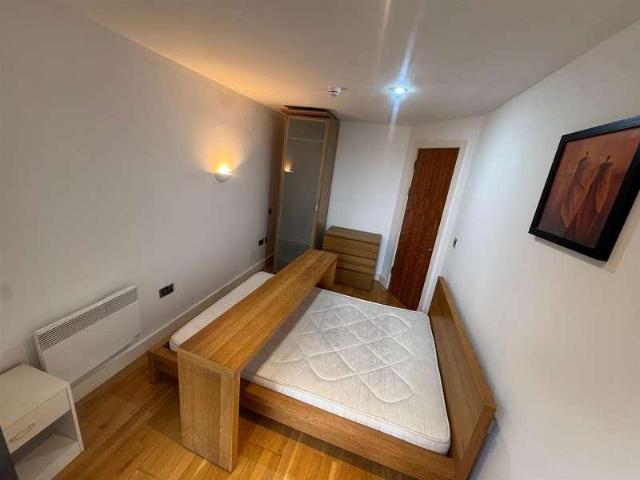 Flat for sale in Georgia, Greater Manchester