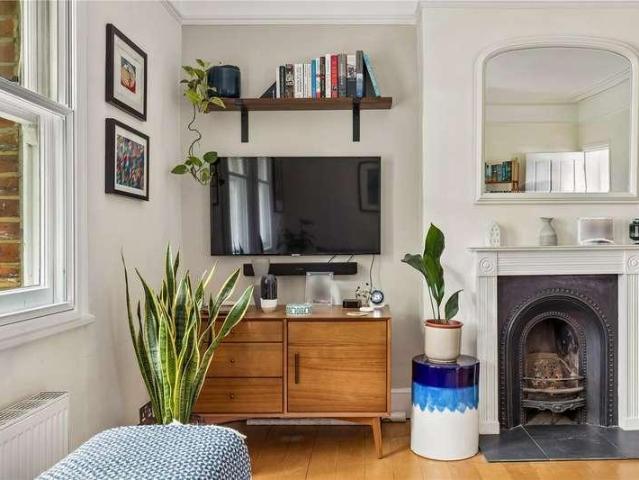 Flat for sale in Highbury, Greater London