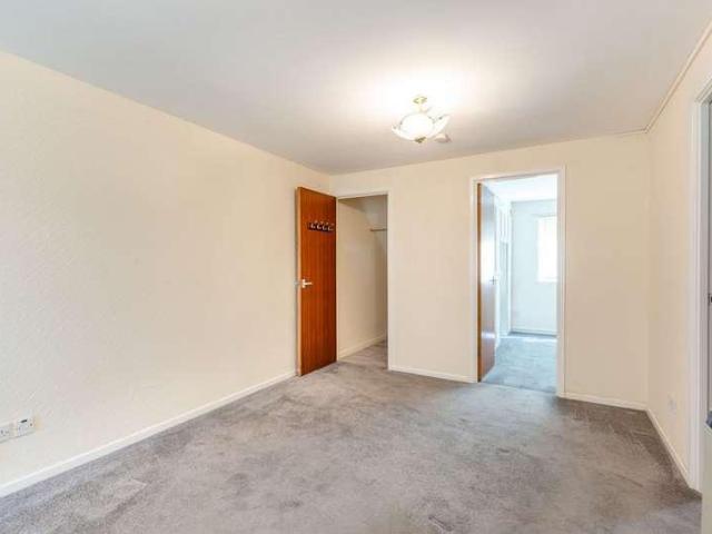 Flat for sale in Shirley, West Midlands