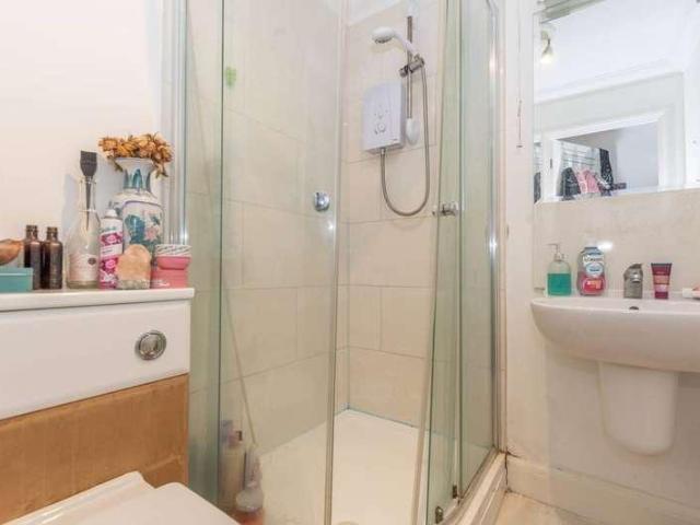 Flat for sale in Earlham Rise, Norwich
