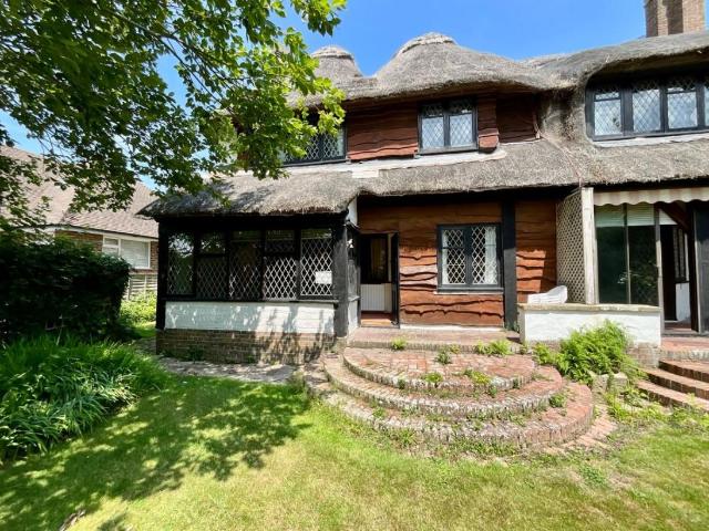 Flat for sale in Little Common, Heathlands