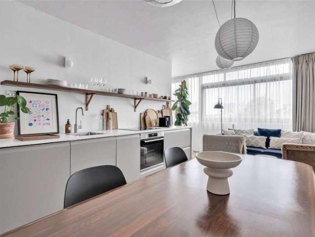 Flat for sale in Belsize Park, Greater London
