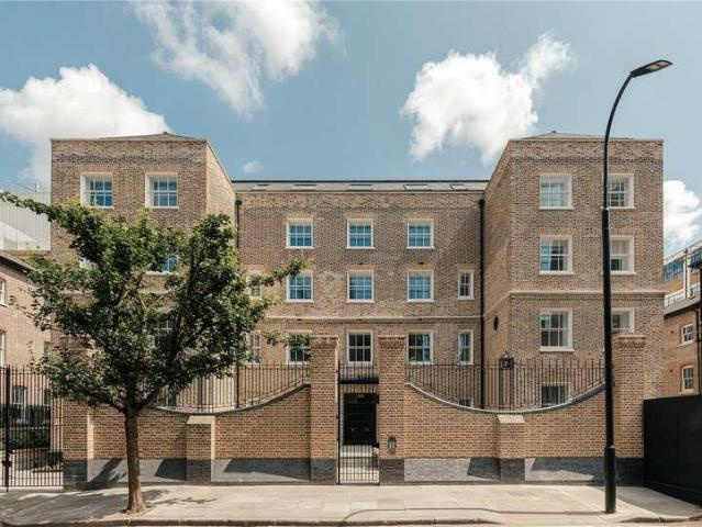 Flat for sale in Fitzrovia, Greater London