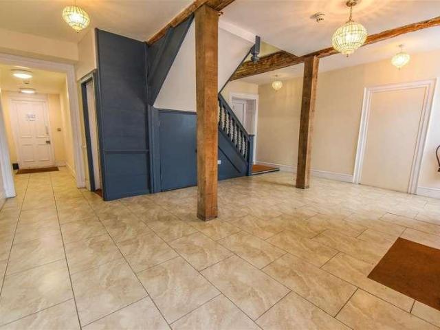 Flat for sale in Ham, Stroud