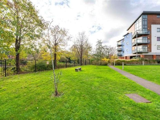 Flat for sale in Lockmeadow, Maidstone
