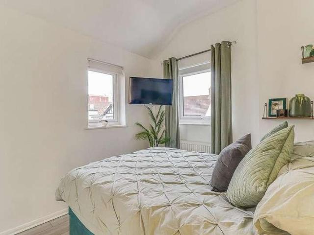 Flat for sale in Southend City Centre Neighbourhood, Alton Barnes