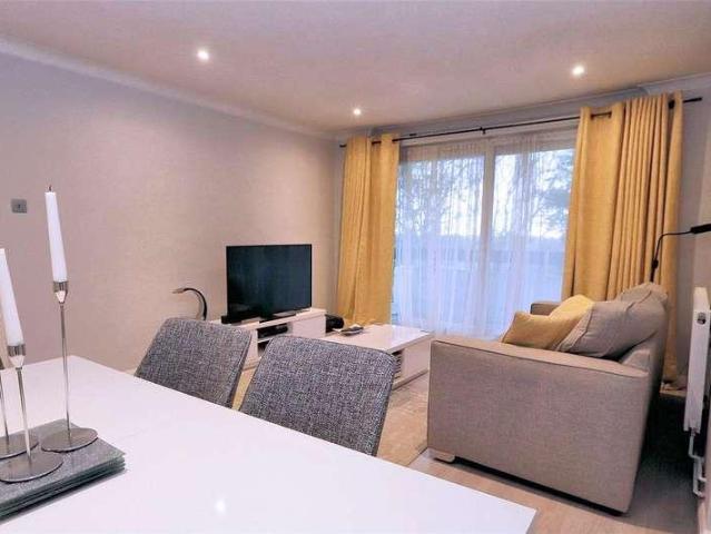 Flat for sale in Ivy Chimneys, Epping