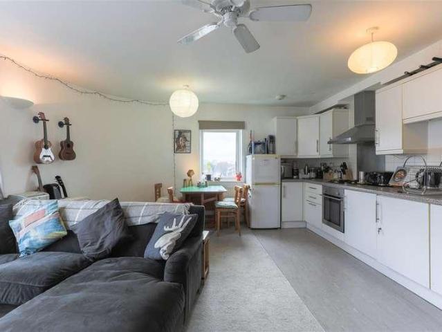 Flat for sale in Holloway, Greater London