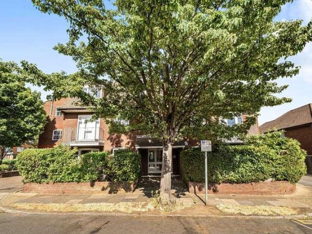 Flat for sale in Greater London