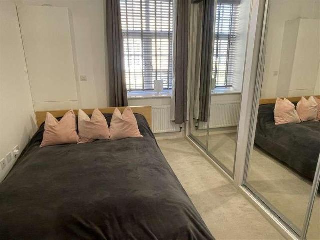 Flat for sale in Fossebridge, Gloucestershire