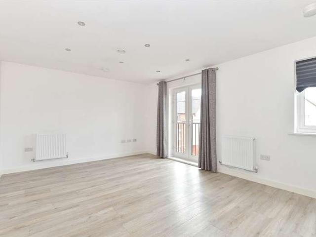 Flat for sale in Glynde, West Sussex