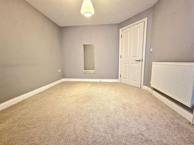 Flat for sale in The Bridge, Kent