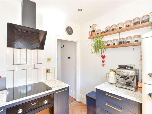 Flat for sale in Round Hill, Brighton & Hove