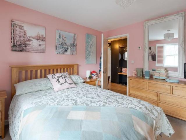 Flat for sale in Berrick Salome, Oxfordshire