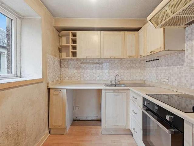 Flat for sale in Cowdenbeath, Scotland