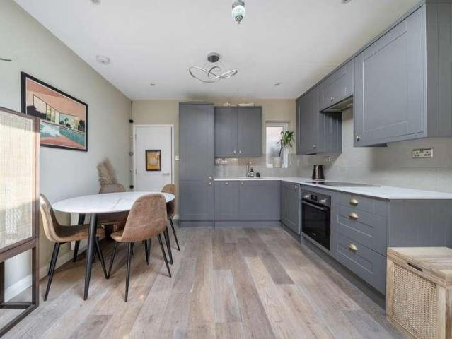 Flat for sale in London Borough of Ealing, Hanwell