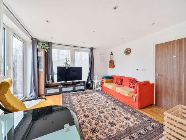 Flat for sale in Greater London