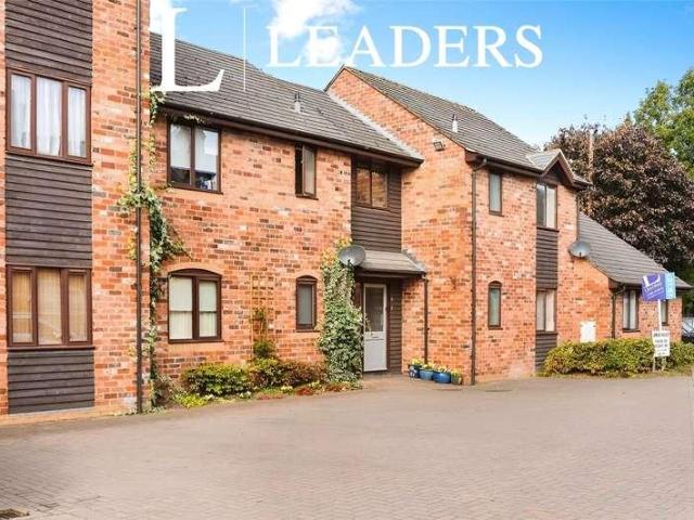 Flat for sale in Red Hill, Worcestershire