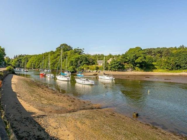 Flat for sale in Cramond, Scotland
