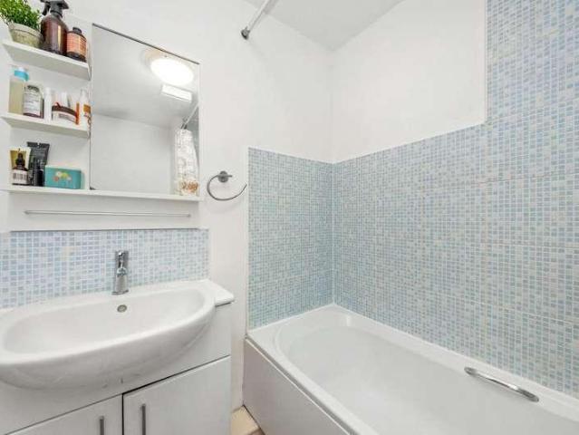 Flat for sale in Crystal Palace, Greater London