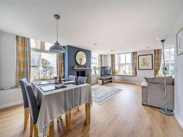 Flat for sale in Hay, Wales