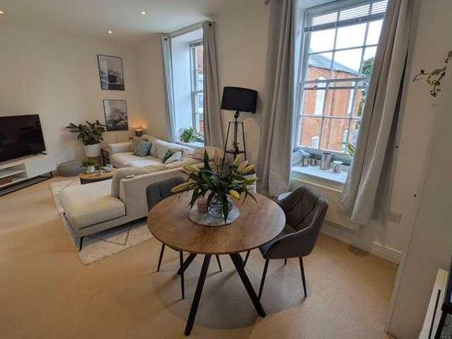 Flat for sale in Hampshire
