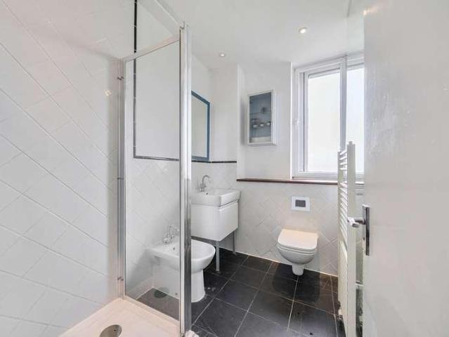 Flat for sale in Bayswater, Greater London