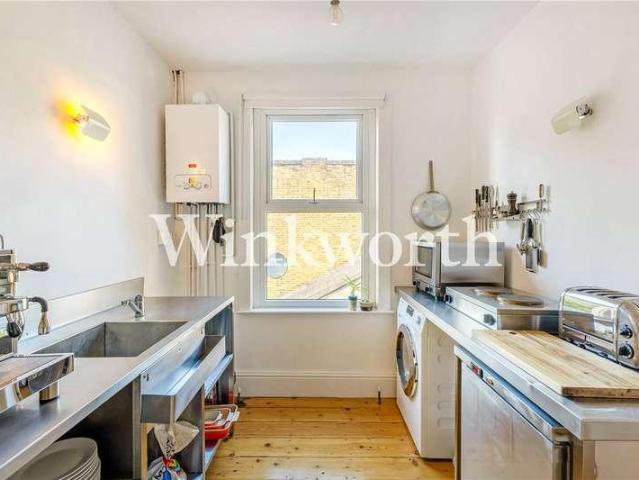 Flat for sale in London Borough of Haringey, Greater London