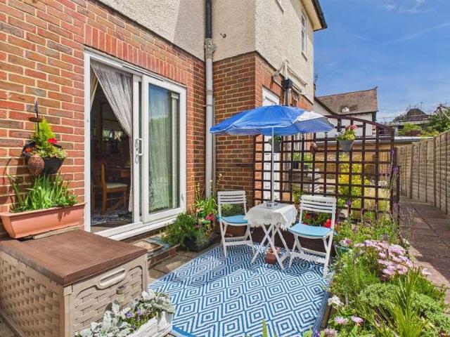 Flat for sale in Worthing, West Sussex