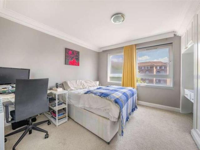 Flat for sale in St. John's Wood, Greater London