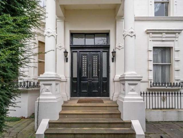 Flat for sale in Paddington, Greater London