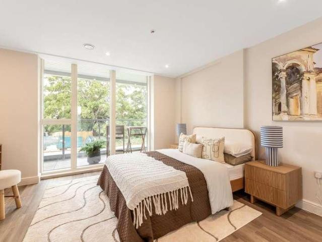 Flat for sale in London Borough of Lewisham, Lower Sydenham