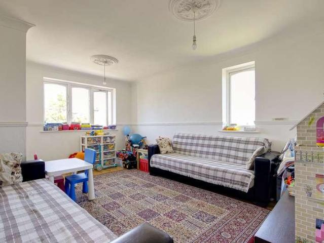 Flat for sale in Ponders End, Greater London