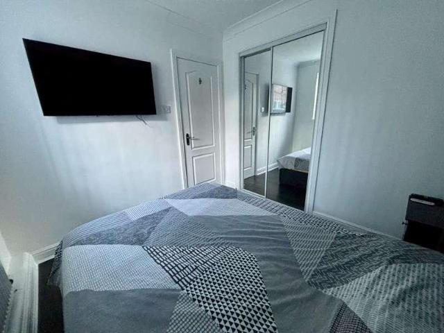 Flat for sale in Georgia, Greater Manchester
