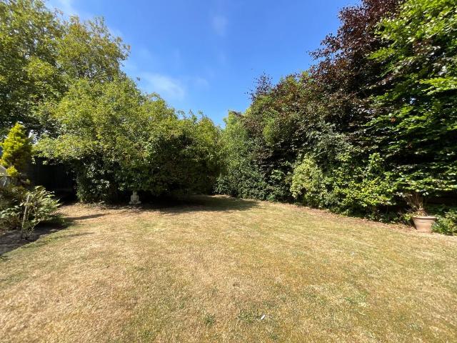 Flat for sale in Marshside, Southport