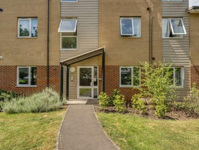 Flat for sale in Feckenham, City Of Bristol