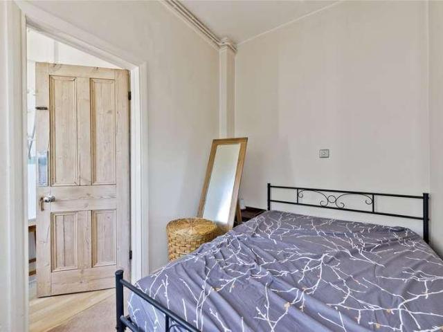 Flat for sale in Royal Borough of Kingston upon Thames, Greater London